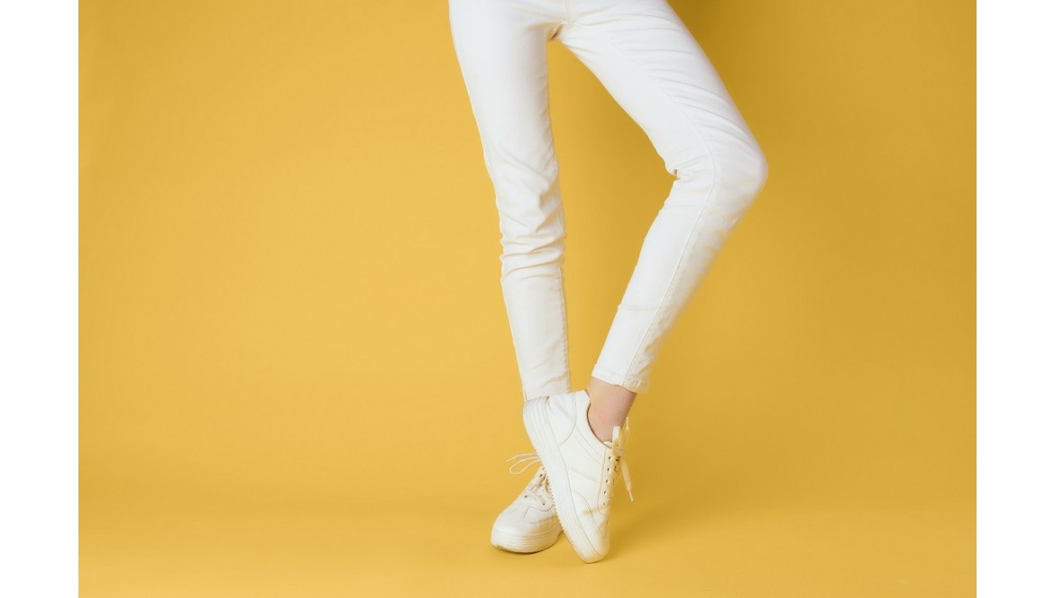 Jak wybrać kolor spodni do butów?
